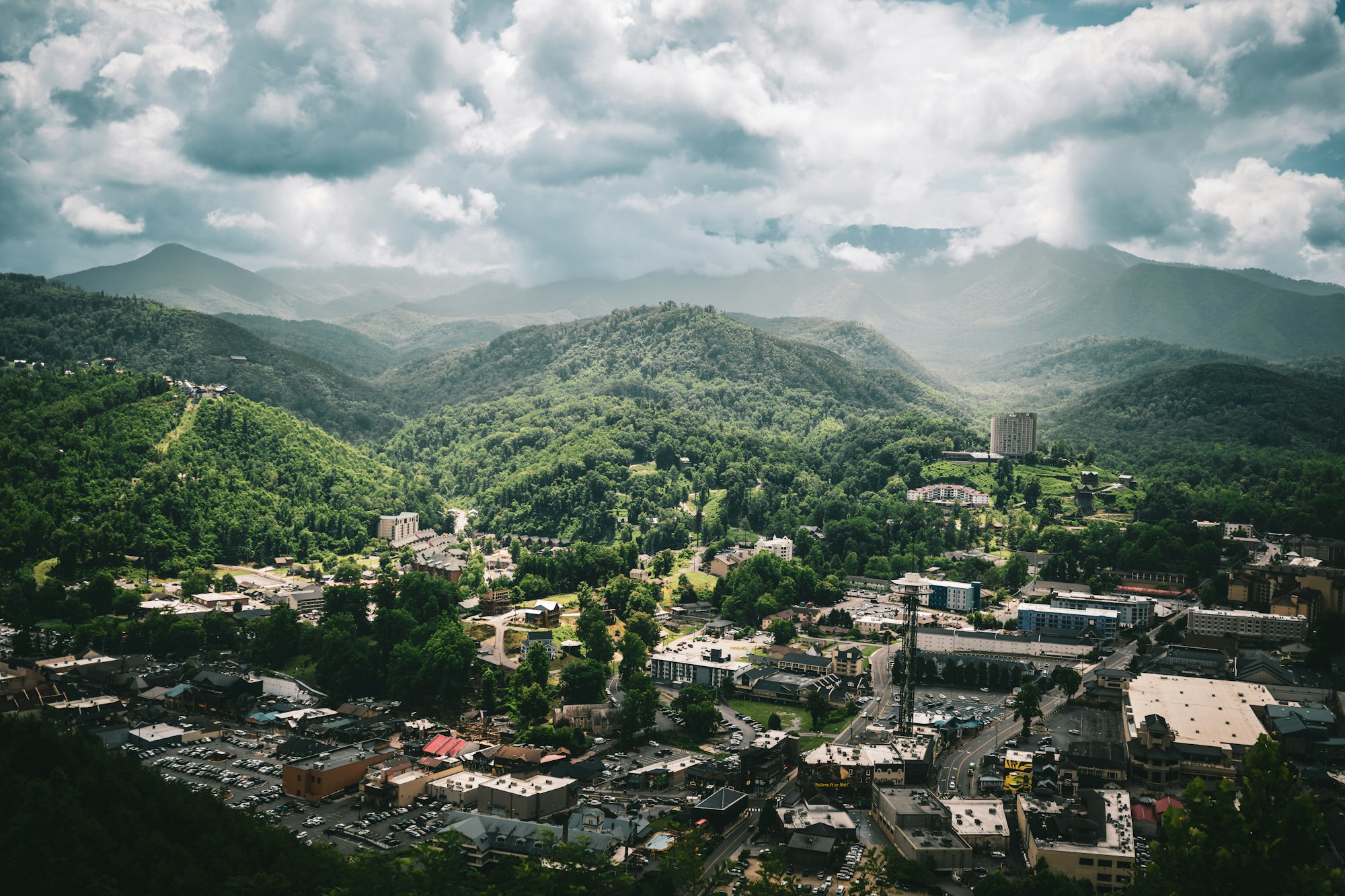 Town in a forested East Tennessee valley